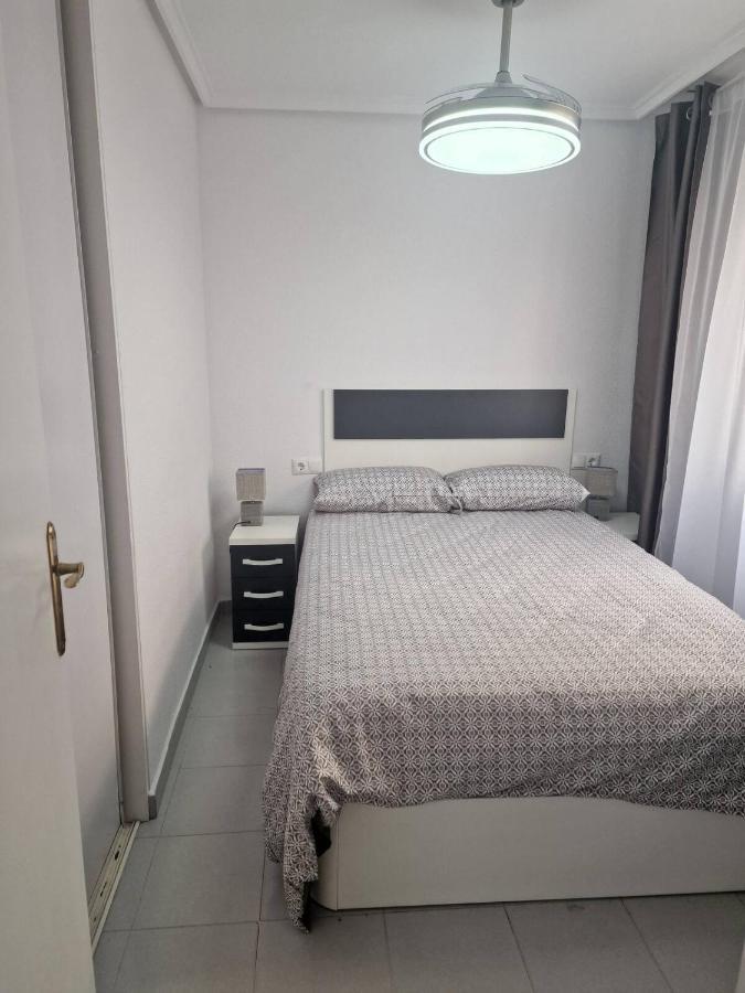 Almudena Apartments Torrevieja Buitenkant foto